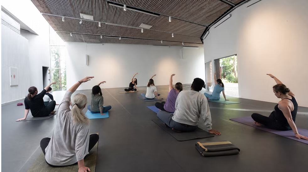Yoga på Jillat i Vuollerim