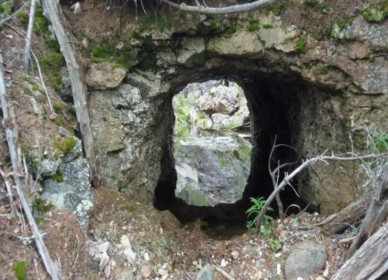 Liten tunnel vid Flakabergsgruvan