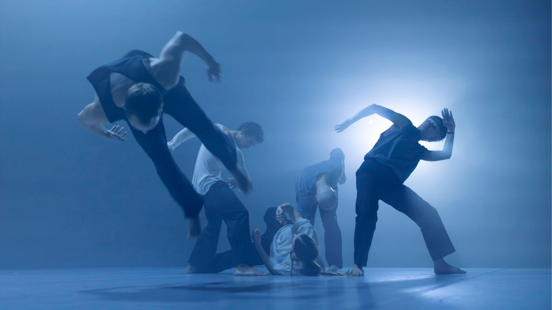 Dans: Skuggor med Art of Spectra