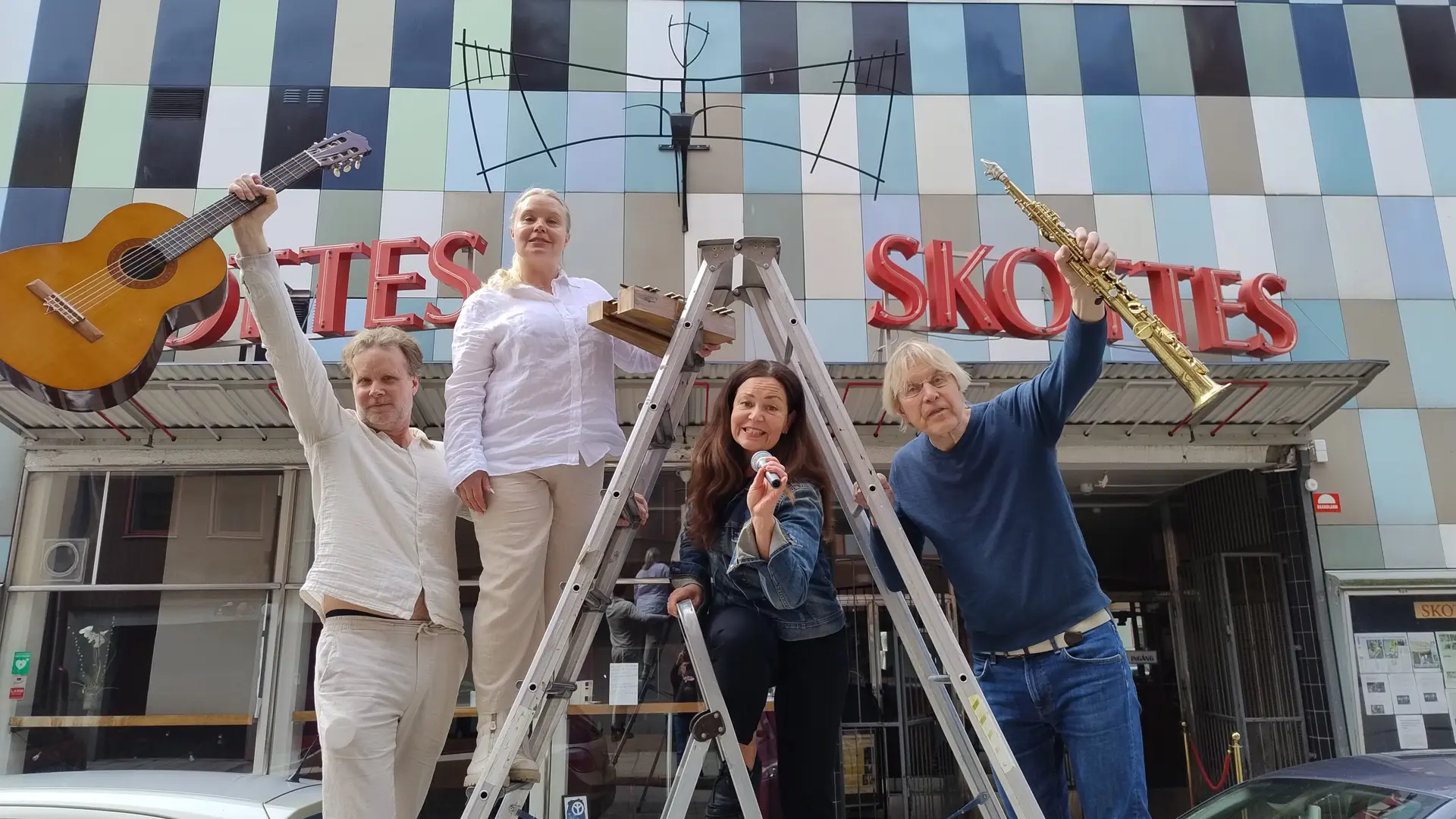 Skottes musikteater - ensemblen för Så länge vingarna bär