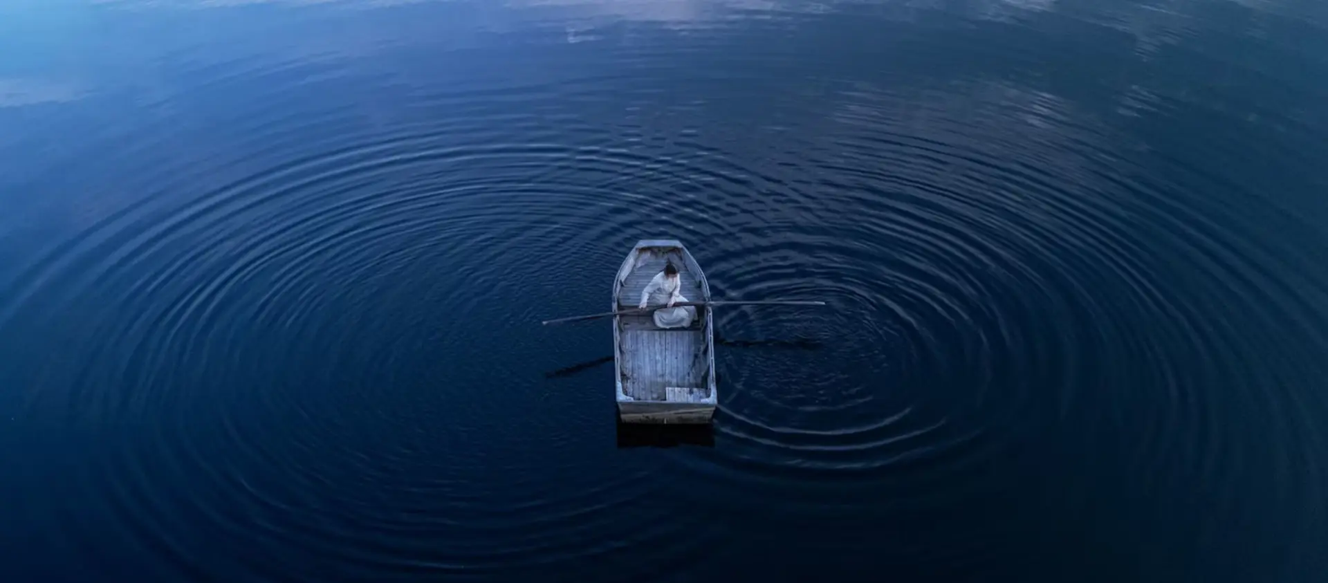 Illustration för operaverket I sjösatta strömmars vila