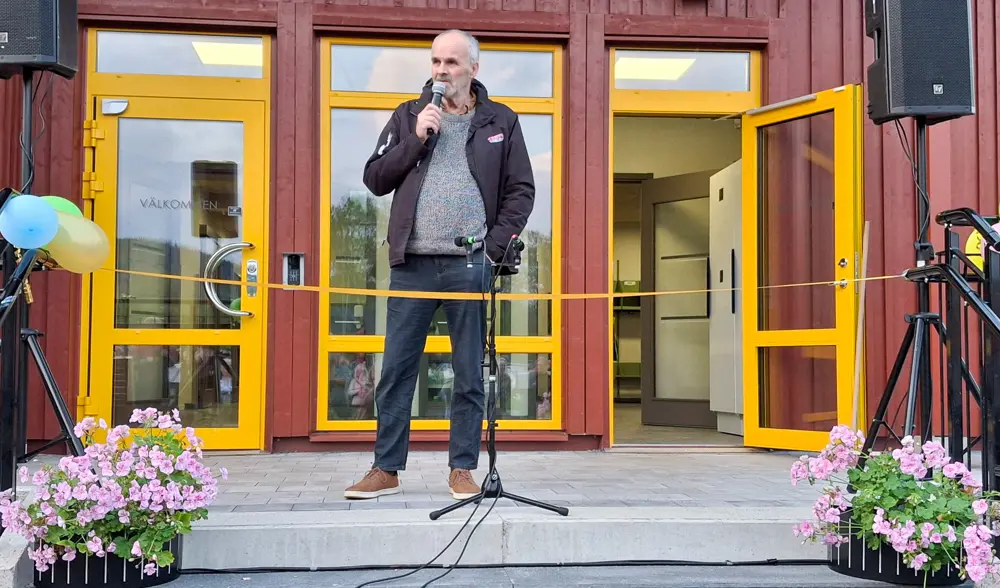 Roland Boman håller tal